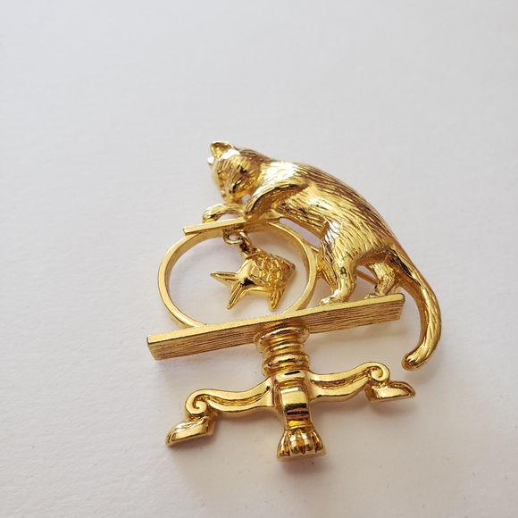 Vintage Signed Avon Gold Tone Cat Fish Bowl Dangle Claw Foot Table Brooch Pin - Picture 5 of 6